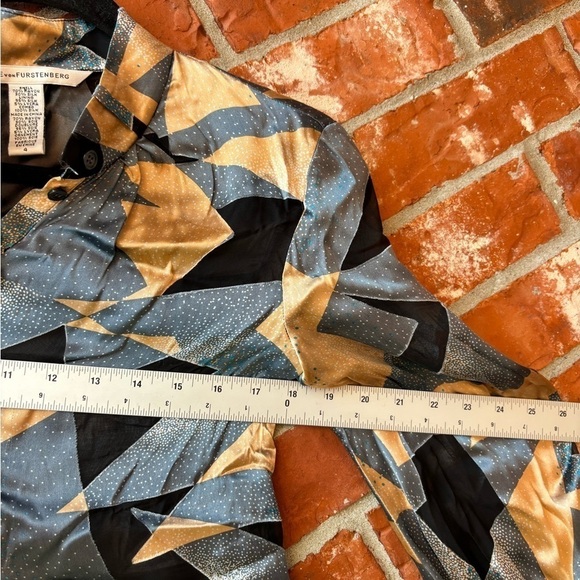 Diane Von Furstenberg Womens 4 Glassglow Silk Gold Black Geometric Blouse - Picture 8 of 10